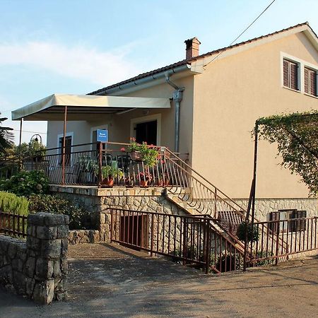 Apartment Mare Krk Milohnici Exteriör bild