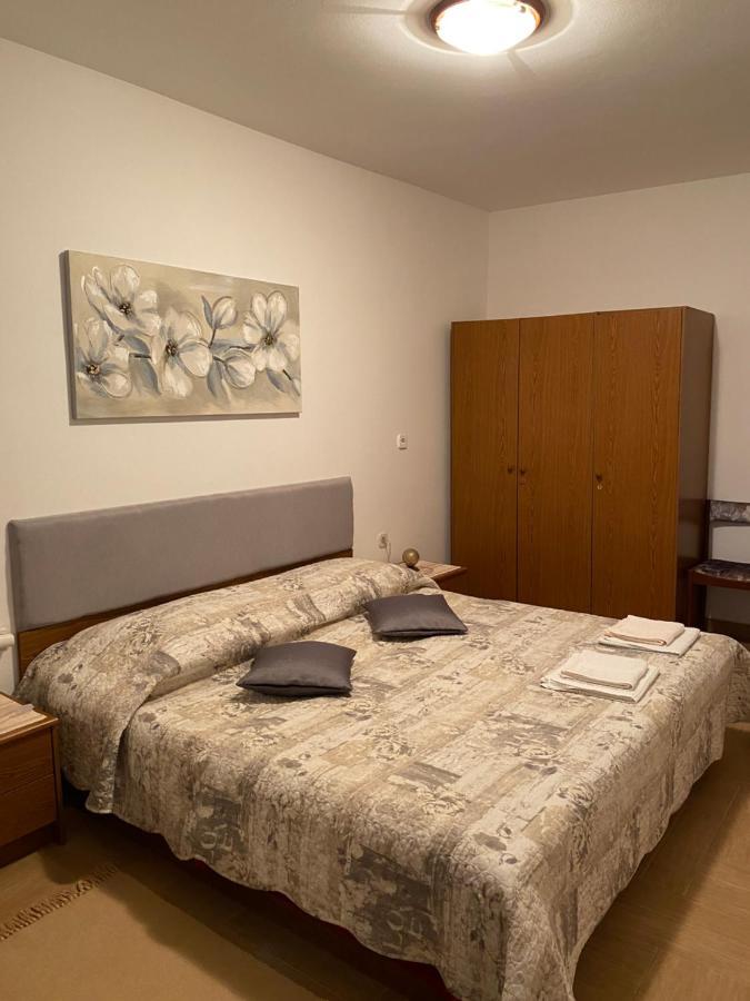Apartment Mare Krk Milohnici Exteriör bild