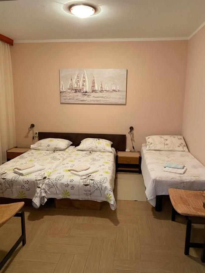 Apartment Mare Krk Milohnici Exteriör bild