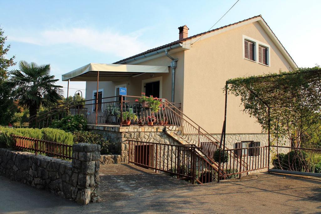 Apartment Mare Krk Milohnici Exteriör bild